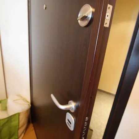Tuthon Seaside Apartmán *